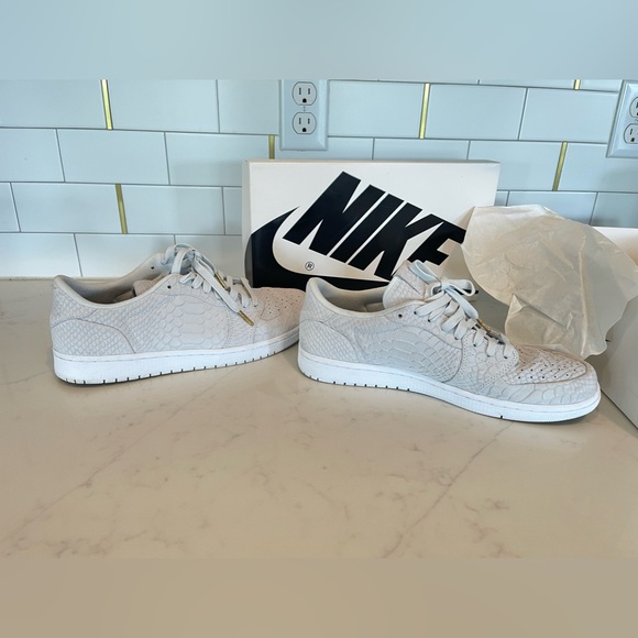 Promo sample Air Jordan 1 Retro Off White Low Snakeskin Size 11 Nike Rare 2017 - Picture 5 of 12